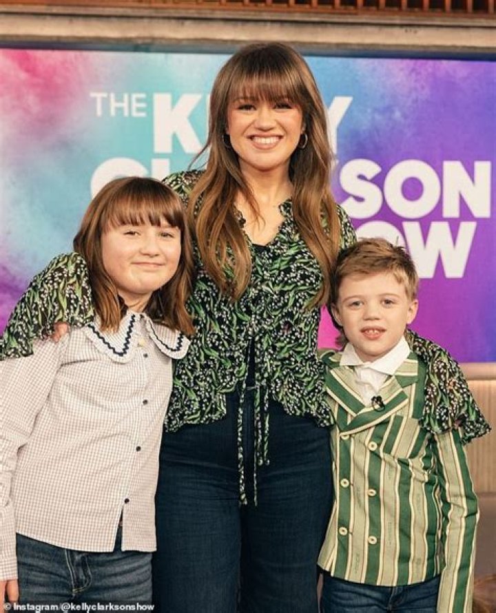 Are Kelly Clarkson & Jeremy Clarkson Related?