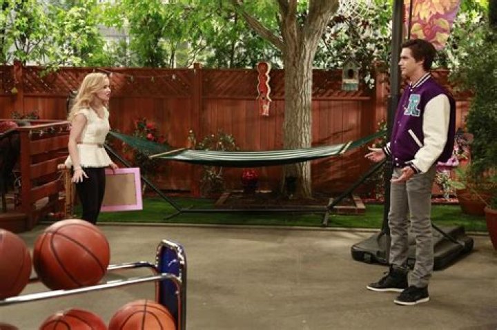 DOVE CAMERON, RYAN MCCARTAN – Celeb Secrets
