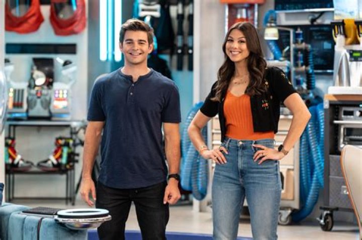 Kira Kosarin Boyfriend - Love Daily And The Thundermans Star Is Dating Her BF In 2021