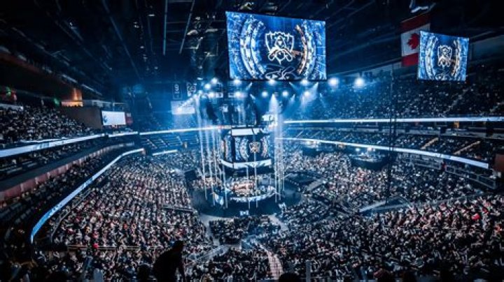 LoL Esports: VODs & Montages video statistics