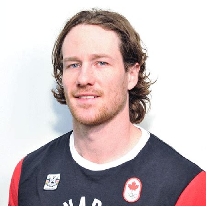NHL Player Duncan Keith bio, Salary, Net worth, Career Highlights, personal life, girlfriend, Wife, Divorce, Children, Facts