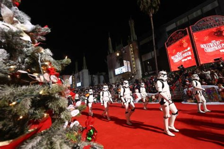 The 91st Hollywood Christmas Parade Returns to The CW Tonight – Check Out Our Favorite Moments – Celeb Secrets