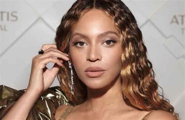 What Makeup Does Beyoncé Use?